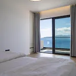 Skyline Penthouse - Dual Pools * Sarandë