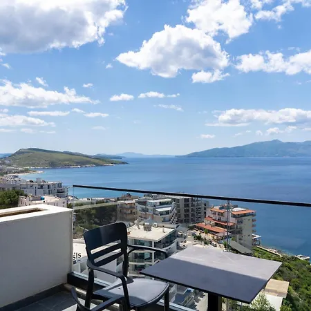 Skyline Penthouse - Dual Pools Sarandë