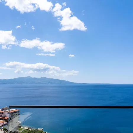 Skyline Penthouse - Dual Pools * Sarandë
