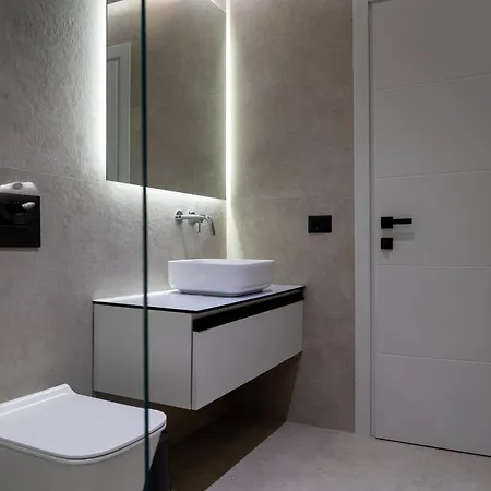 Apartment Skyline Penthouse - Dual Pools *